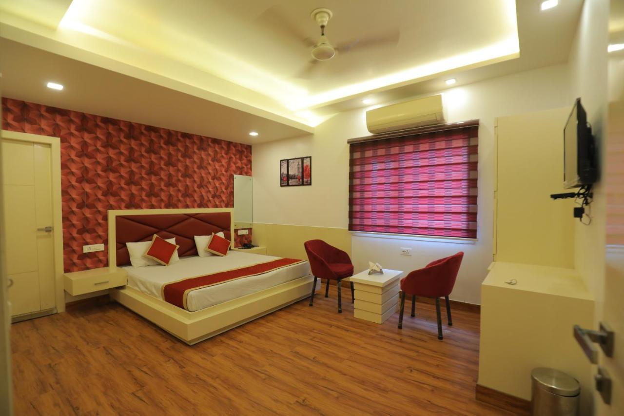 Hotel Sahib'S Red Carpet - The Family & Corporate Hotel 阿格拉 外观 照片