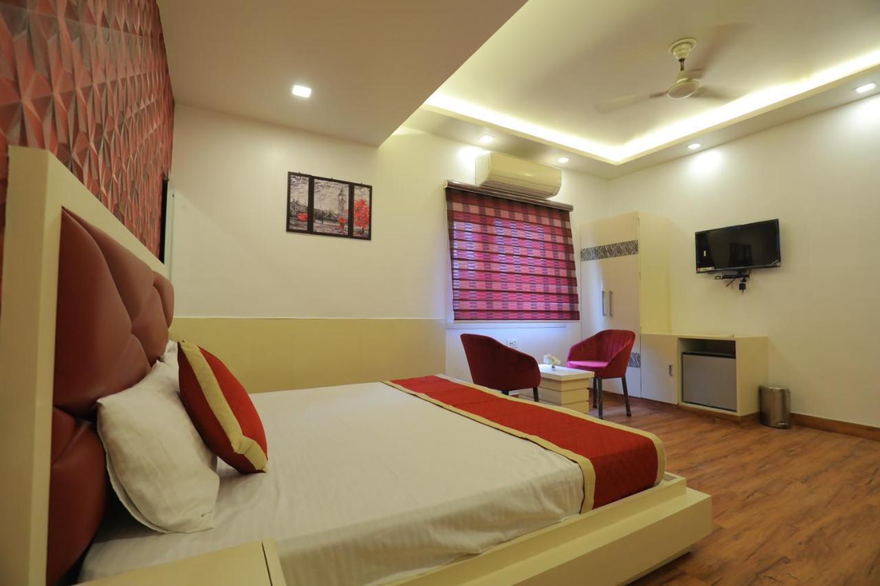 Hotel Sahib'S Red Carpet - The Family & Corporate Hotel 阿格拉 外观 照片