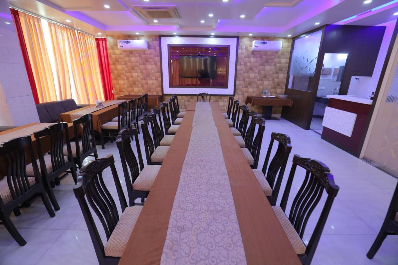 Hotel Sahib'S Red Carpet - The Family & Corporate Hotel 阿格拉 外观 照片