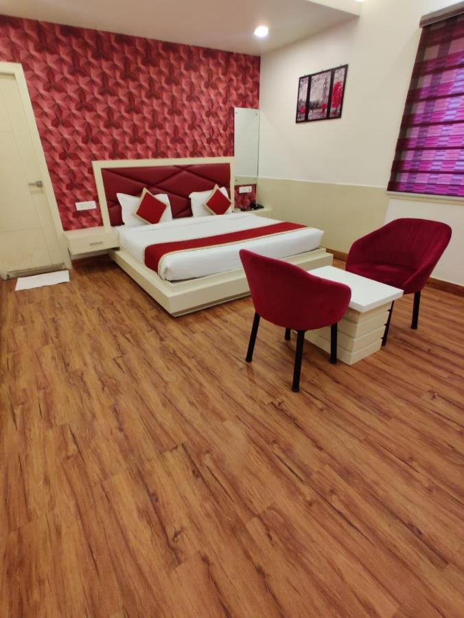 Hotel Sahib'S Red Carpet - The Family & Corporate Hotel 阿格拉 外观 照片