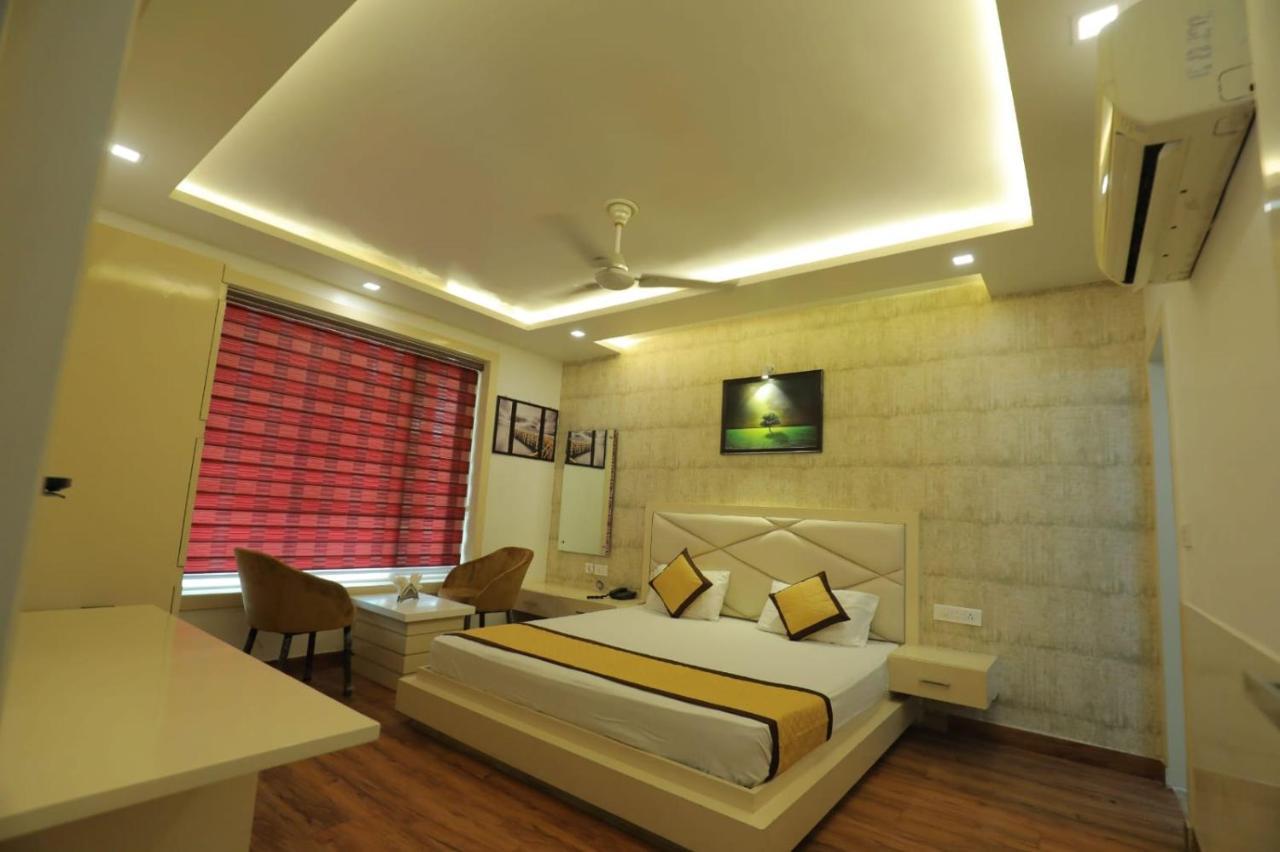 Hotel Sahib'S Red Carpet - The Family & Corporate Hotel 阿格拉 外观 照片
